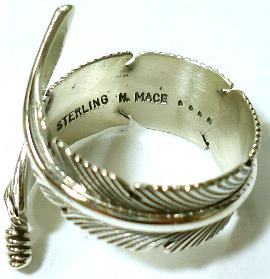 Harvey Mace（ハービー・メイス）作の フェザー型のリング