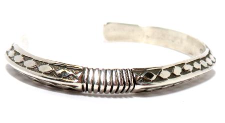 Geneva Ramone�i�W�F�l�o�����[���j��A�X�N�G�A�[�@�o���O���@�u���X���b�g