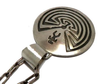 Staley Gene�iNavajo/Dine)�� �y���_���g