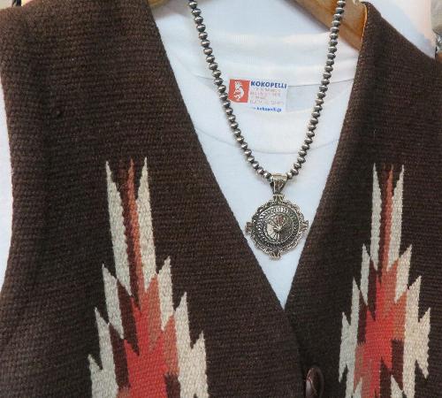 Delayne Reeves�iNavajo)�� �y���_���g