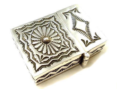 Sunshine Reeves�T���V���C���E���[�u�X��@ZIPPO���C�^�[�P�[�X